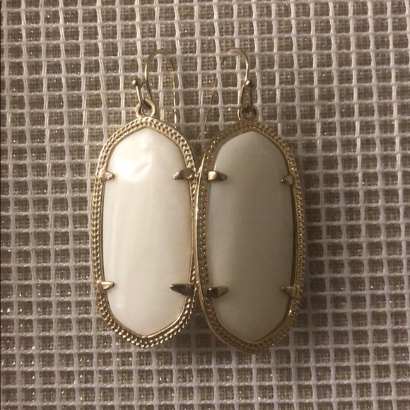 Kendra Scott Elle Earrings - Picture 3 of 3